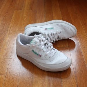 White Reebok classics men’s 8 1/2; women’s 10